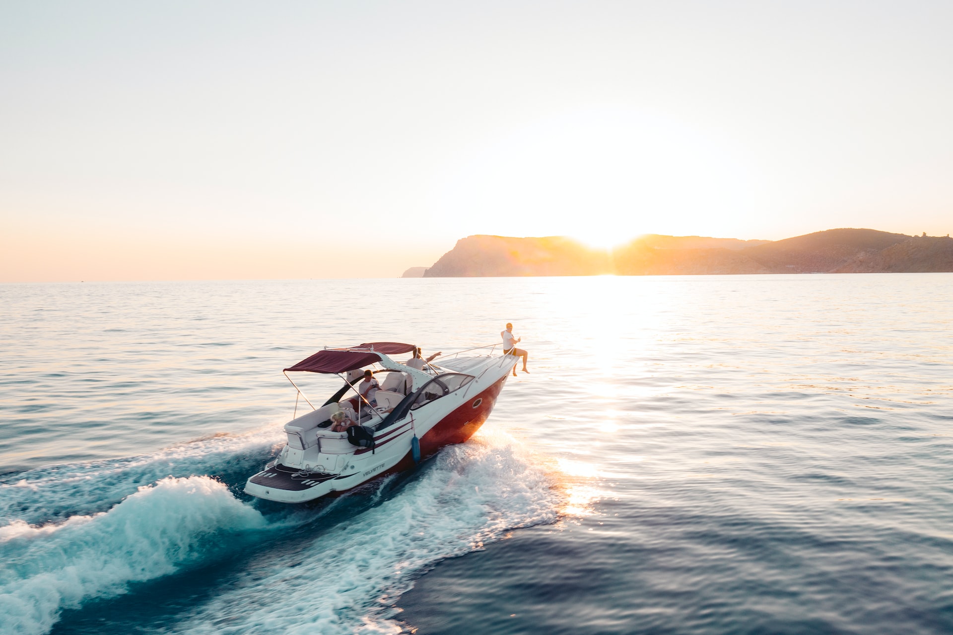 The Complete Guide to Long Boats for a Fun Day on the Water